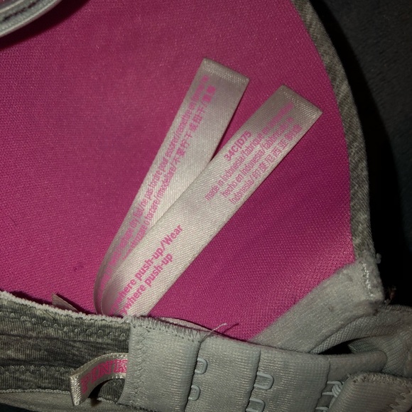 VS Wear Everywhere Push Up - Picture 3 of 3